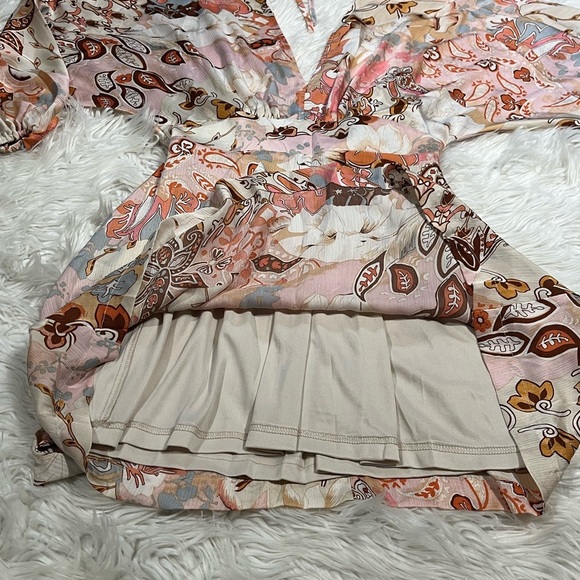 Aakaa Deep V Front and Deep V Back Balloon Sleeve Tie Back Paisley Mini Dress - Picture 7 of 16